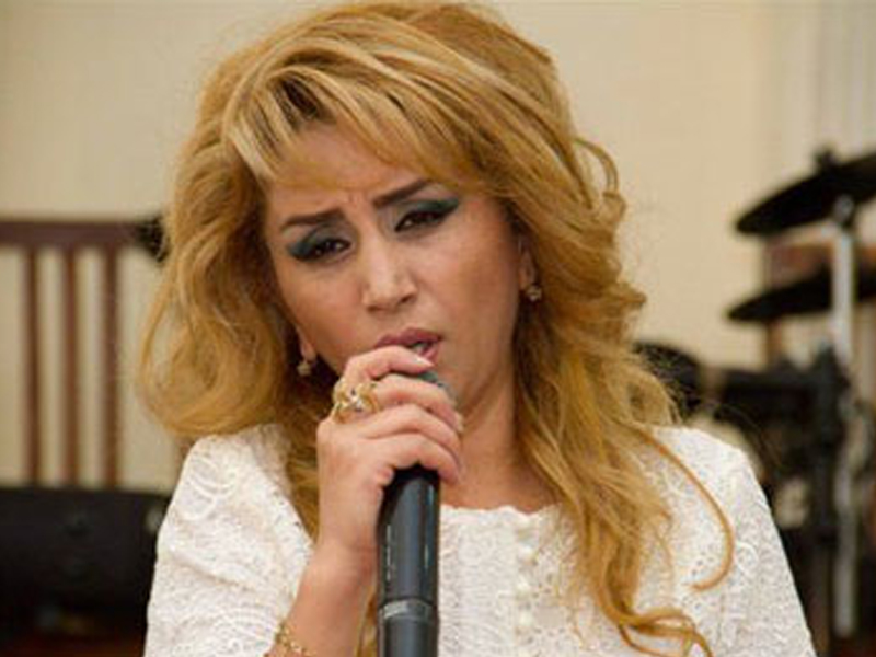 “Sosial şəbəkə və telefon ailələr dağıdır” – Elnarə