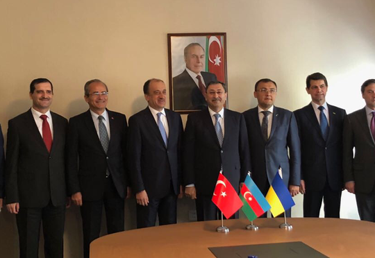 XİN başçılarının üçtərəfli görüşü olacaq