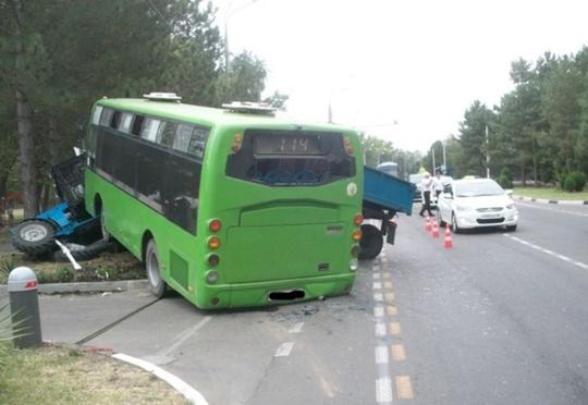 Braziliyada yol qəzası – 9 ölü, 30 yaralı