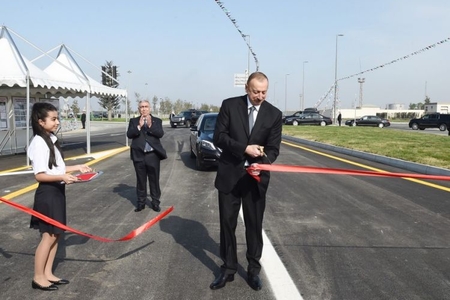 Prezident İlham Əliyev yeni yol qovşağının açılışında iştirak edib – FOTO