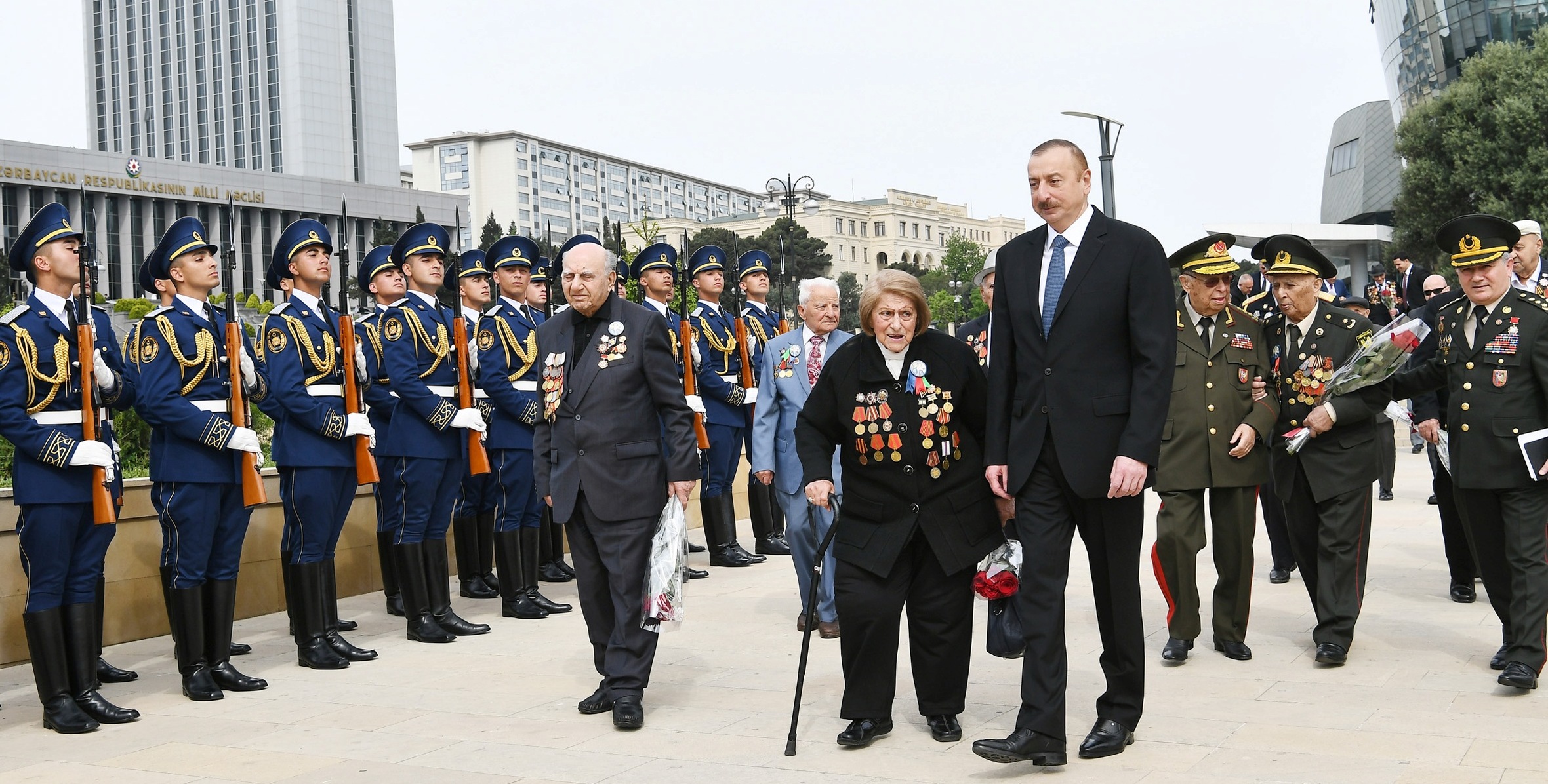 Prezident İlham Əliyev Qələbə günü münasibətilə keçirilən mərasimdə iştirak edib