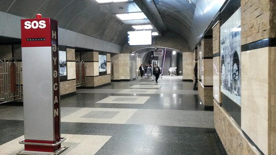 Bakı metrosunda tüstülənmə – Sərnişinlər təşviş içində