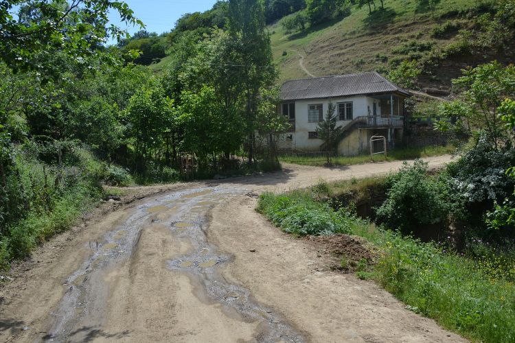 Yardımlıda 22 kilometrlik yol yenidən qurulur