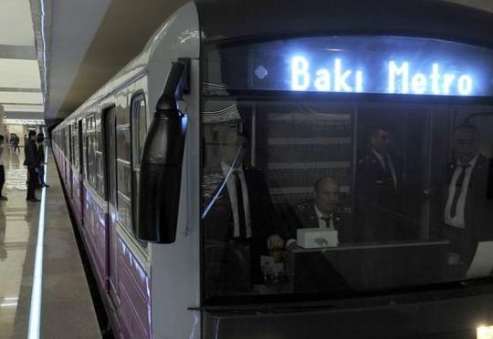 Bakı metrosunda olay – Azyaşlının qolu…