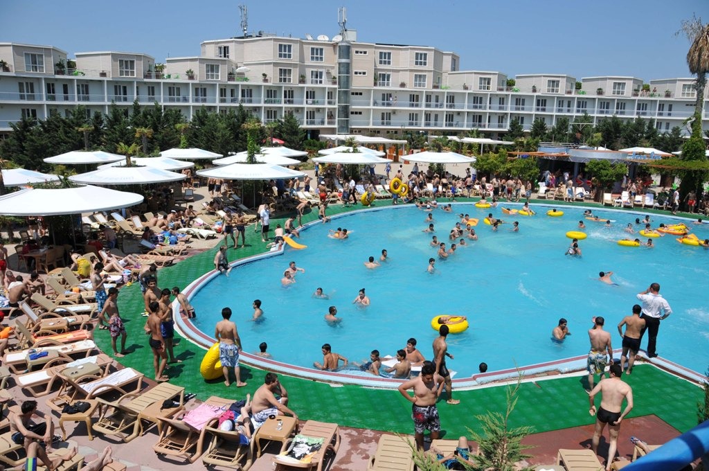 “Aqua Park”da FACİƏ: ÖLƏN VAR