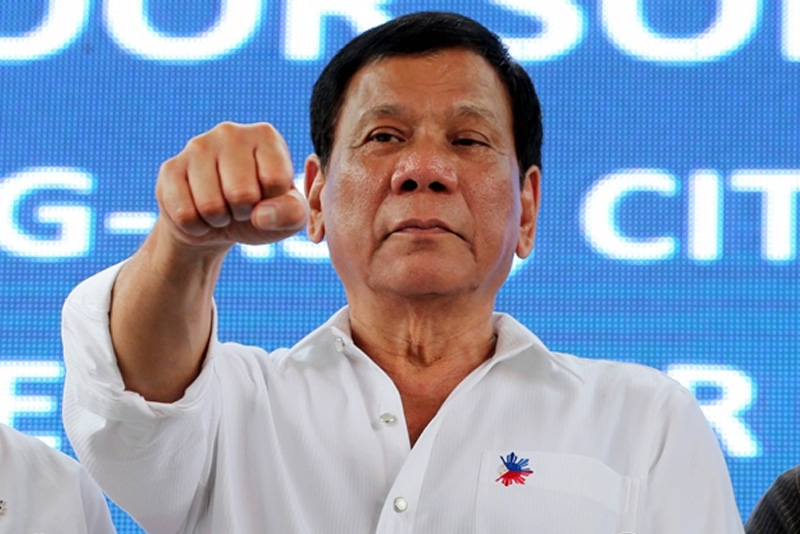 Duterte Allahın varlığı ona sübut olunsa istefaya getməyə söz verib