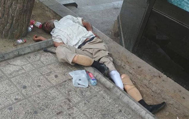 Qarabağ qazisi, yoxsa dilənçi? – Bu foto hamını kövrəltdi…