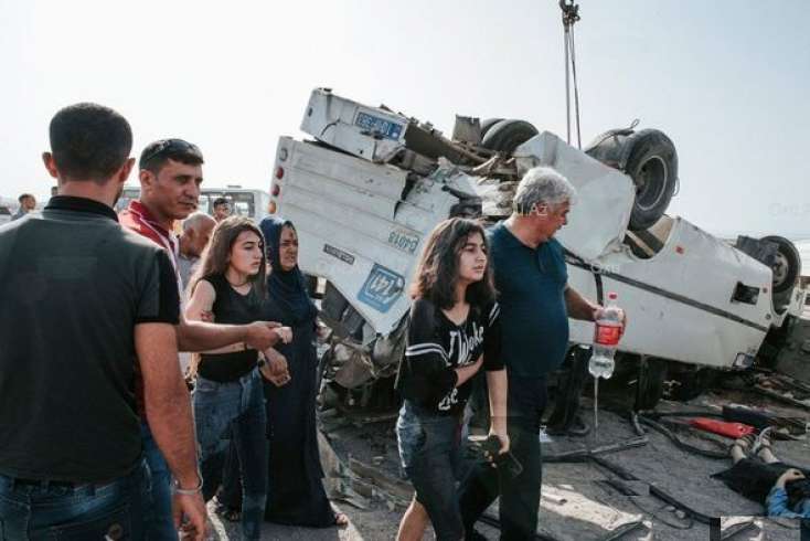 Bakıda avtobus “Kamaz”la toqquşdu: Ölən və yaralananlar var