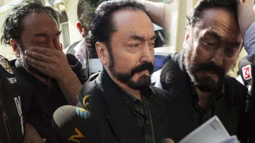 Azərbaycanda Adnan Oktar işi ilə bağlı araşdırma başladı – Müridləri ona qadın göndərirmişlər