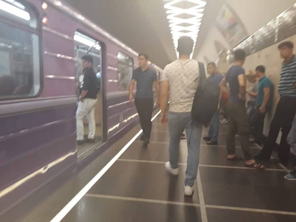 Bakı metrosunda HƏYƏCAN: qatarların hərəkətində problem yarandı
