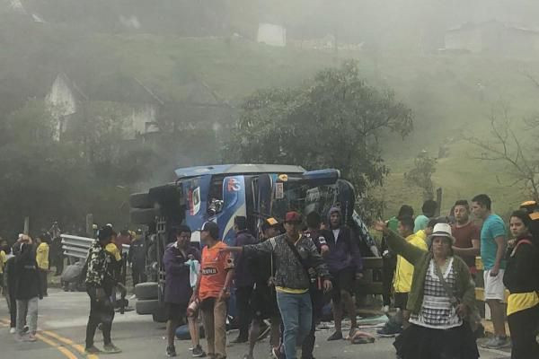 Avtobus qəza törətdi – Barselonanın azarkeşləri öldü