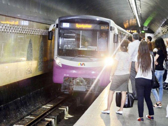 Bakı metrosunda gərgin anlar