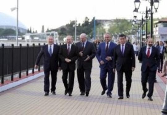 Lukaşenko və Nazarbayev Paşinyana rədd cavabı verdi