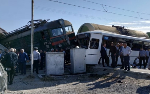 Binədə qəzaya düşənlərin vəziyyəti AĞIRDIR