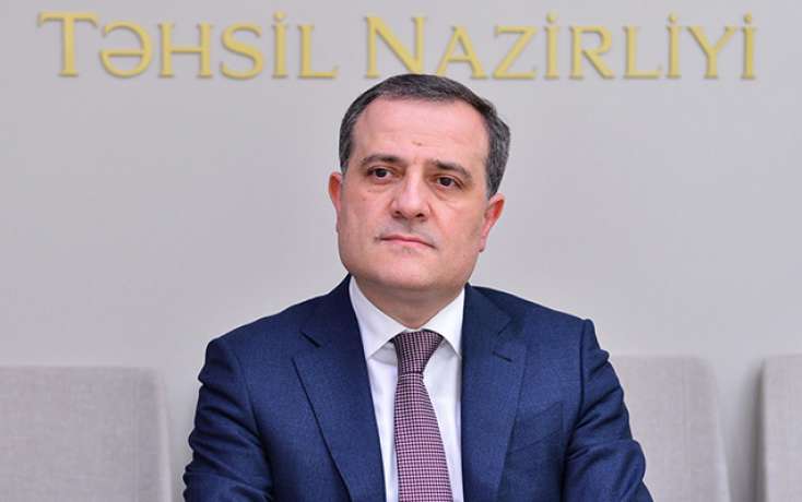 Nazir müəllimləri təbrik etdi