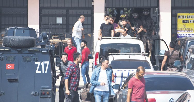 Türkiyədə silahlı əsgər insanları girov götürüb-TƏCİLİ