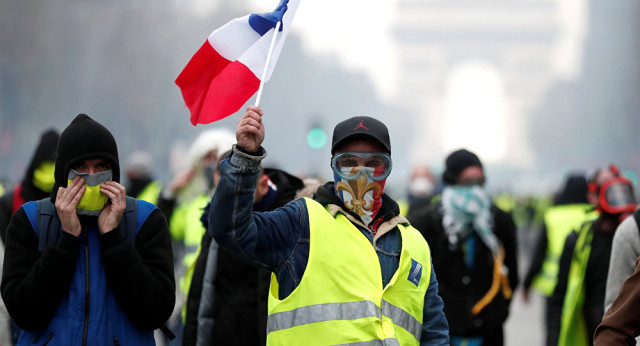 Fransada “sarı jiletlilər”in üsyanı başlayıb – FOTO