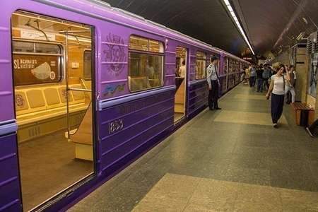 Metroda problem yarandı – sərnişinlər qatardan boşaldıldı