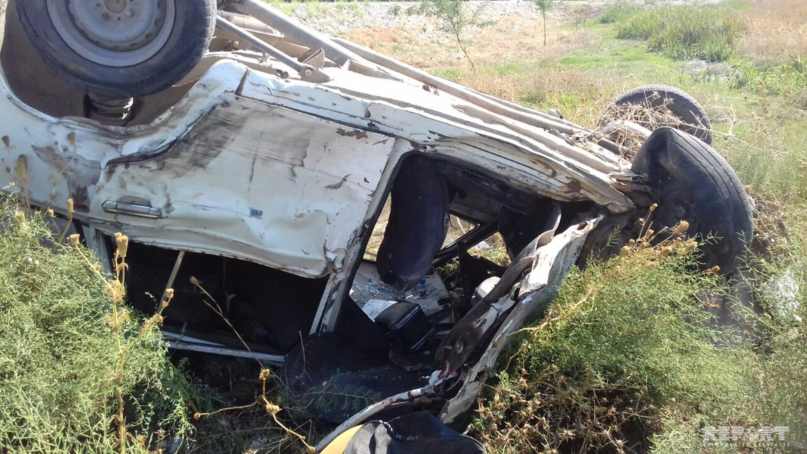 Hacıqabulda “Mercedes” aşıb 5 nəfər ağır yaralanıb
