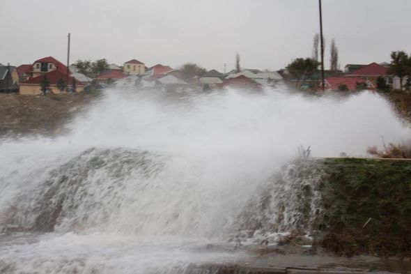 Masazırı su basdı – FOTO