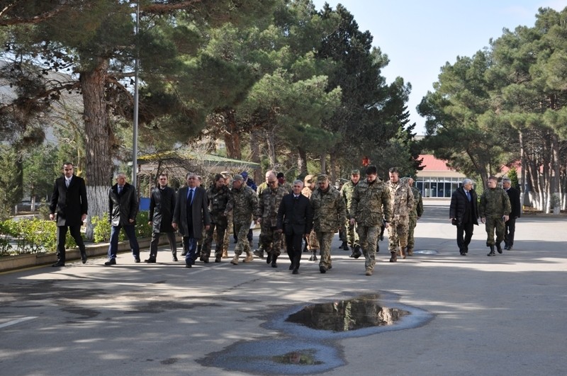 Hərbi attaşelər Azərbaycan istehsalı olan silahlarla tanış olublar