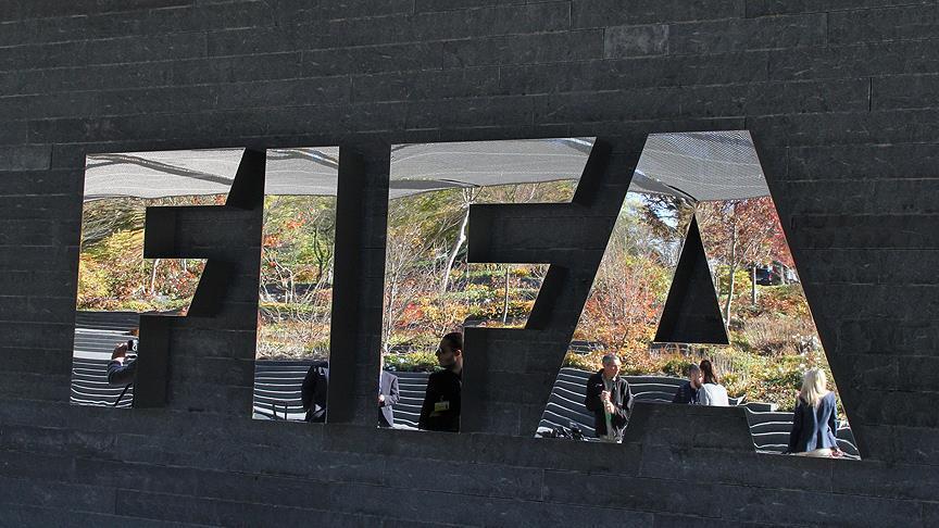 FIFA dünya çempionatının Peruda keçirilməcəyini açıqlayıb