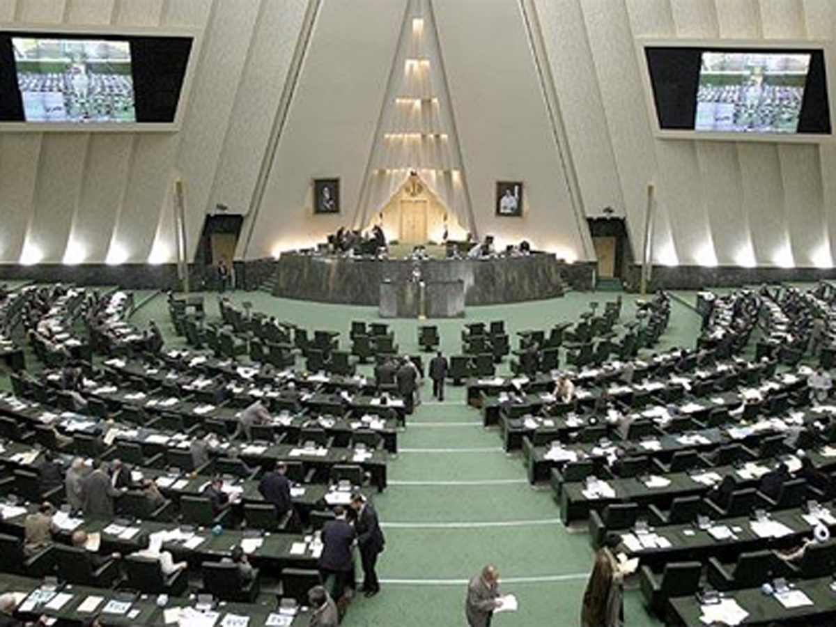İran parlamentinin komissiyası Zərifin istefasını araşdırır