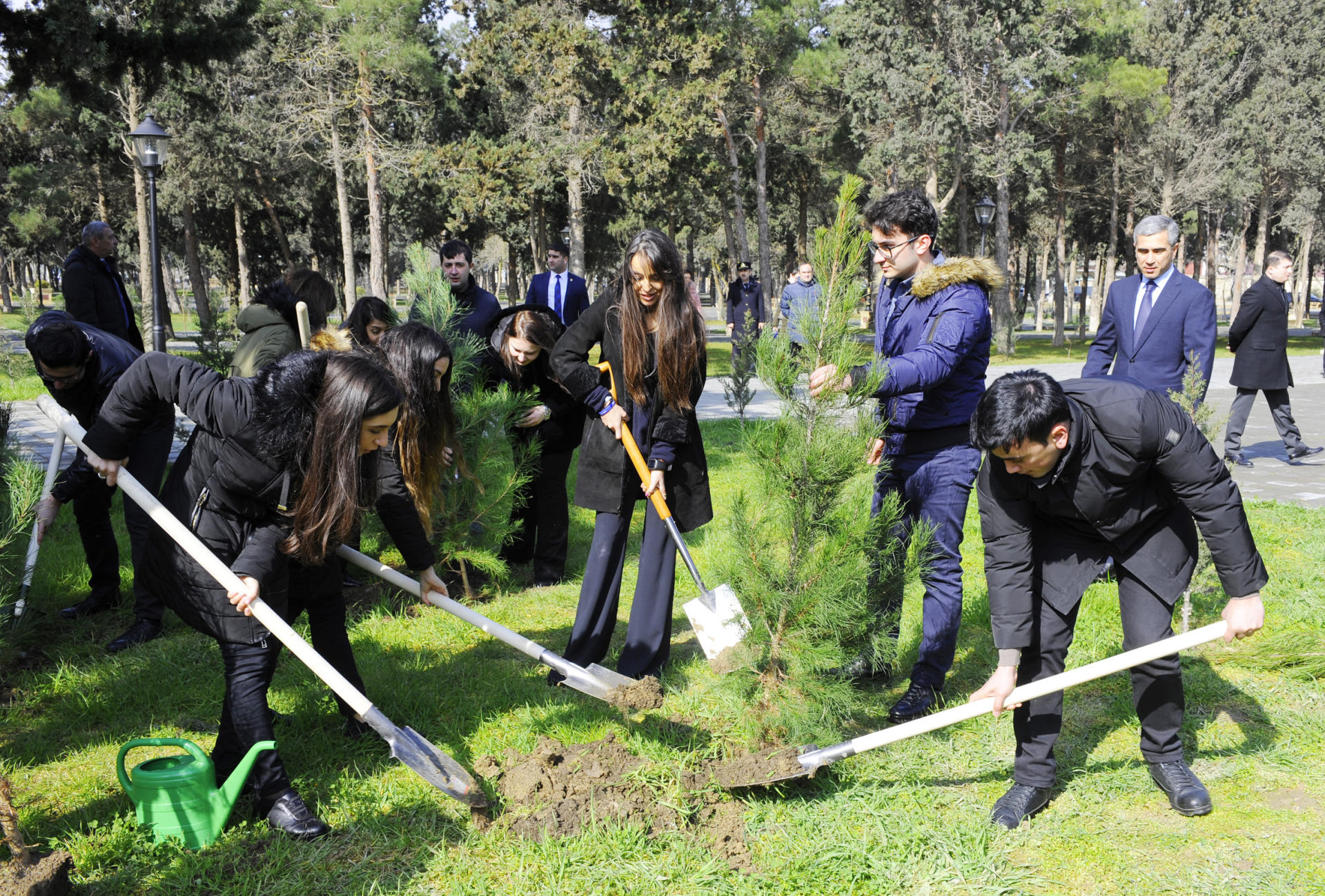 Heydər Əliyev Fondunun vitse-prezidenti Leyla Əliyeva “Xocalıya ədalət!” kampaniyası çərçivəsində ağacəkmə aksiyasında iştirak edib  – FOTO