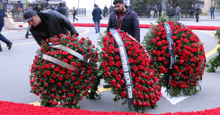 “Səhliyalı” şirkətinin əməkdaşları “Ana harayı” abidəsini ziyarət etdi – FOTO