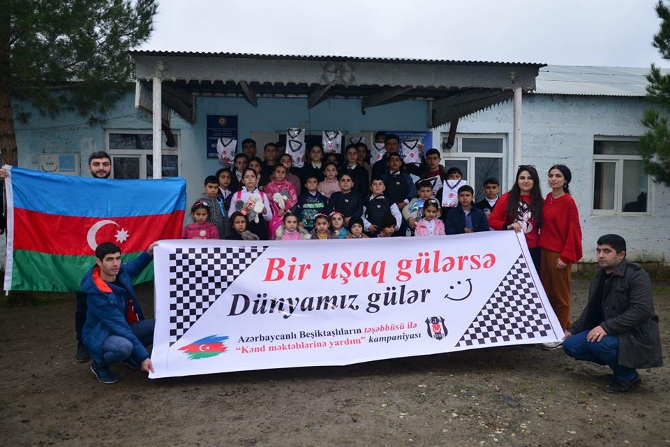 Beşiktaş fanatları Ağcabədidə xeyriyyə aksiyası keçiriblər