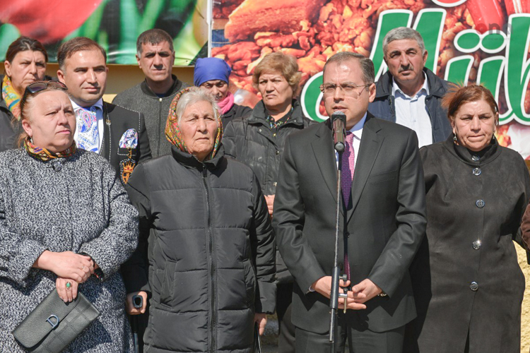 Bakıda Leyla Əliyevanın təşəbbüsü ilə abadlaşdırılan daha bir həyət sakinlərin istifadəsinə verilib – FOTO