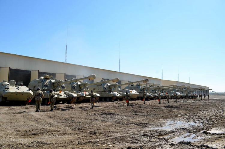 Azərbaycan Ordusunun reaktiv artilleriya divizionları atəş mövqelərini tutublar – VİDEO