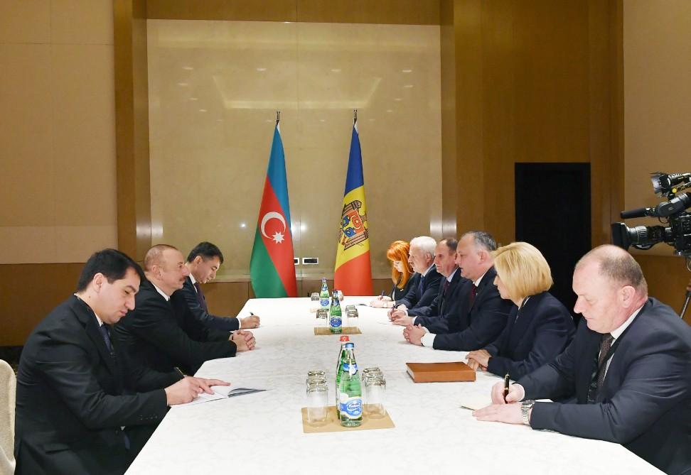 Prezident İlham Əliyev Moldova Prezidenti İqor Dodon ilə görüşüb