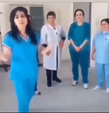 Afət Fərmanqızının mahnısını oxuyan tibb bacıları işdən qovuldu – VİDEO