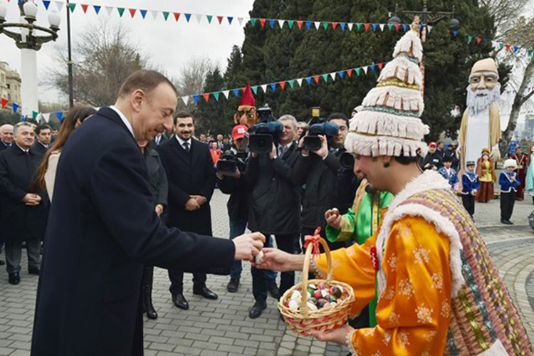 Prezident İlham Əliyev Novruz bayramı münasibətilə ümumxalq şənliyində iştirak edir – YENİLƏNİB 2