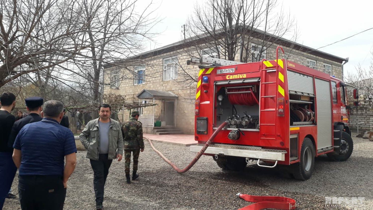 Tovuzda ikimərtəbəli yaşayış binasında yanğın olub