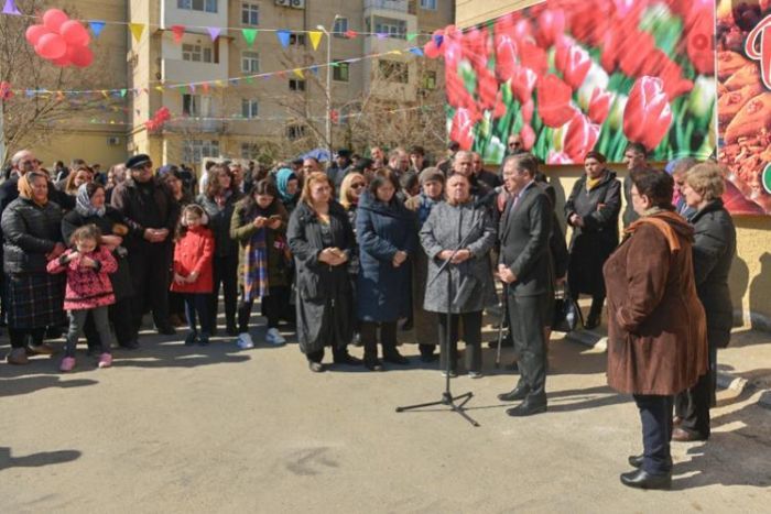 Bakıda Leyla Əliyevanın təşəbbüsü ilə abadlaşdırılan daha bir həyət sakinlərin istifadəsinə verilib - FOTO