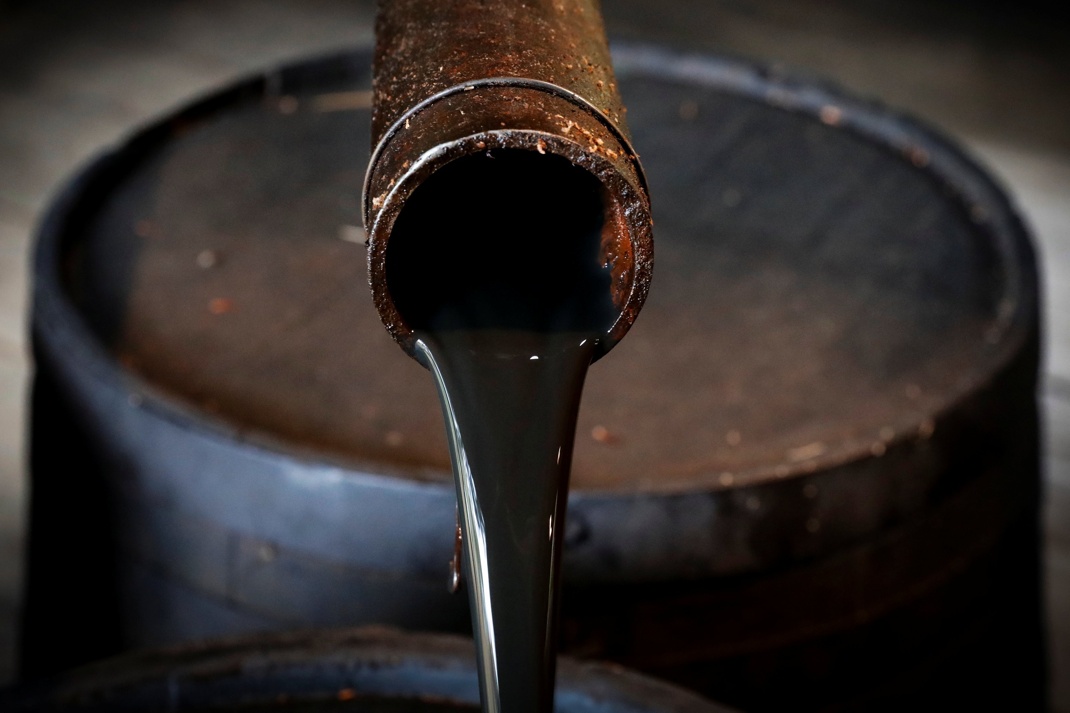 Rusiya martda gündəlik neft hasilatını 225 min barelə qədər azaldıb