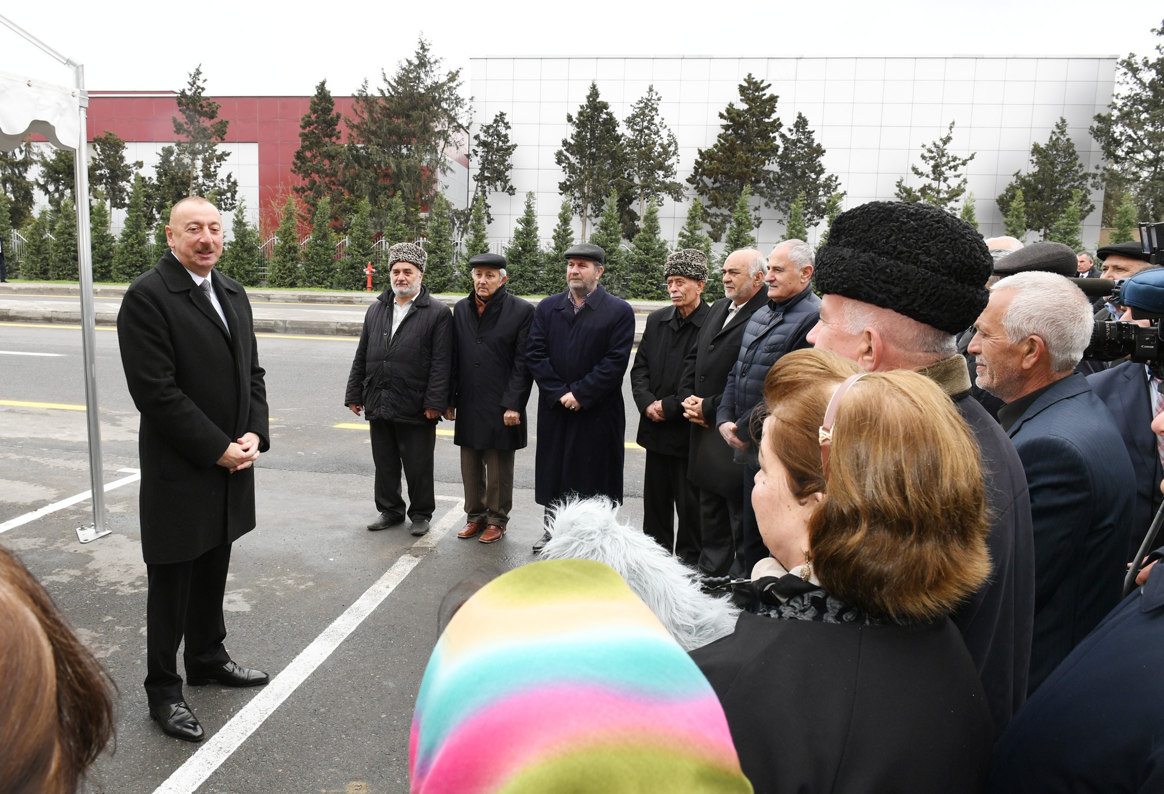 Prezident vətəndaşlarla görüşüb – FOTO