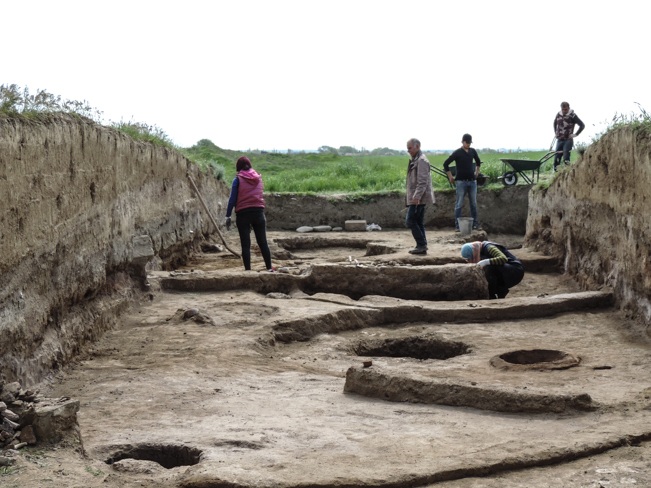 Şabranda e.ə. IV minilliyin sonuna aid tikili qalıqları və manqal aşkarlanıb