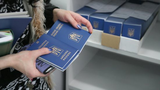 Kiyevdən inanılmaz təklif: Moskvada Ukrayna pasportu paylanılsın