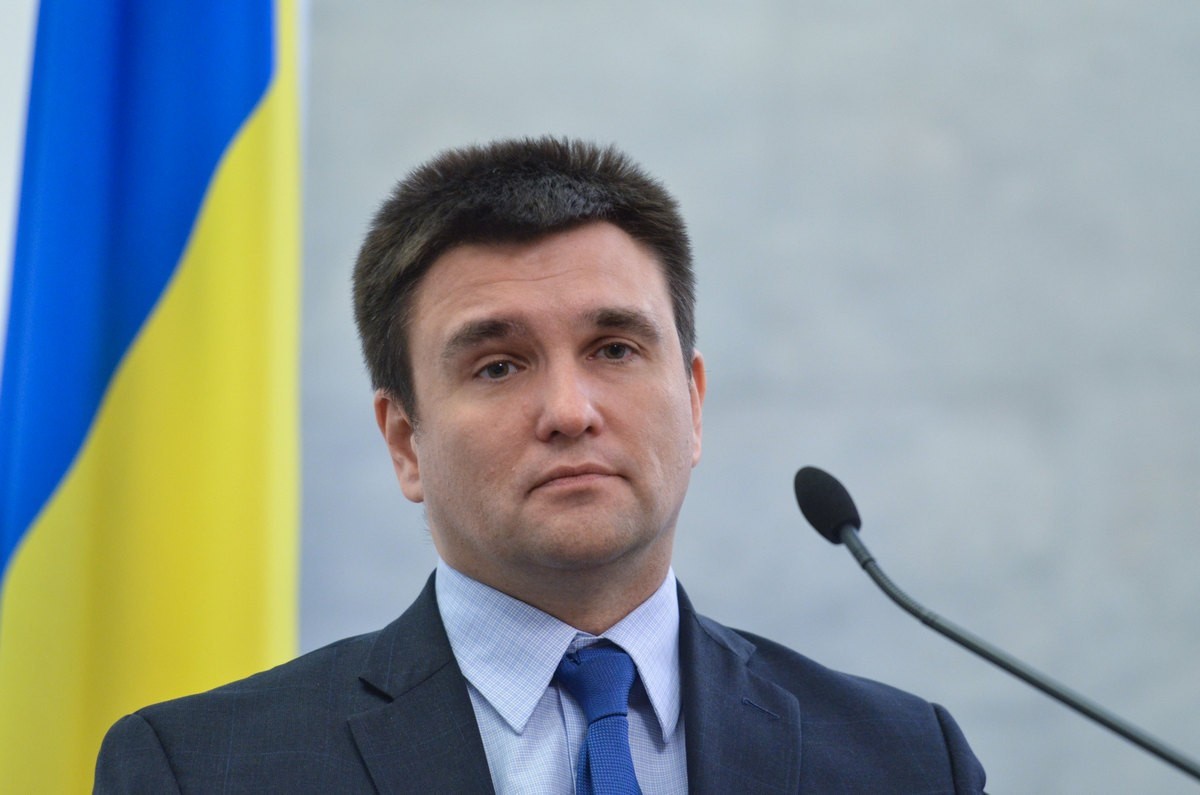 Ukraynanın XİN başçısı yeni Prezidentlə işləmək üçün iki şərt irəli sürüb