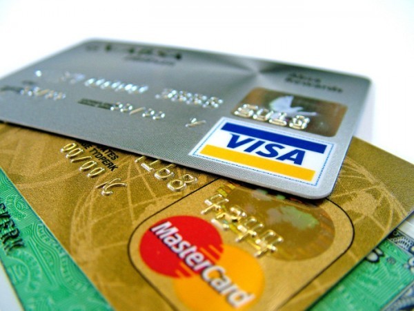 “Visa” və “MasterCard” Aİ daxilində kartlara görə komissiyaları aşağı salacaq