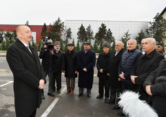 Prezident vətəndaşlarla görüşüb - FOTO