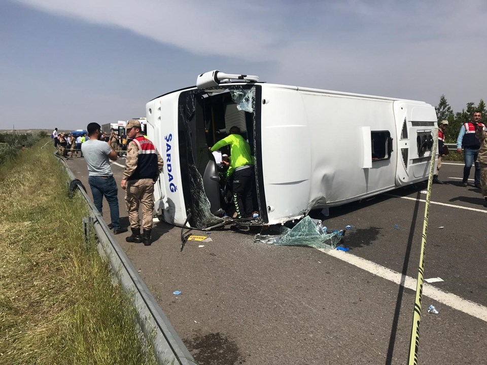 Türkiyədə avtobus aşıb, 5 nəfər ölüb, 14 nəfər yaralanıb