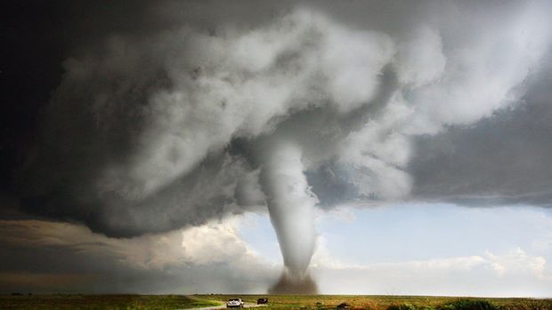 Rumıniyada tornado: onlarla evi dağıtdı – VİDEO