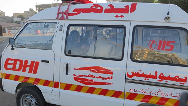 Pakistanda avtobus yanıb, 8 sərnişin ölüb, 4-ü yaralanıb
