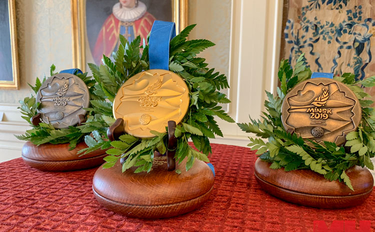 Avropa Oyunlarının medalları 24 karatlıq qızıl, 999 əyarlı gümüş və bürüncdən hazırlanıb