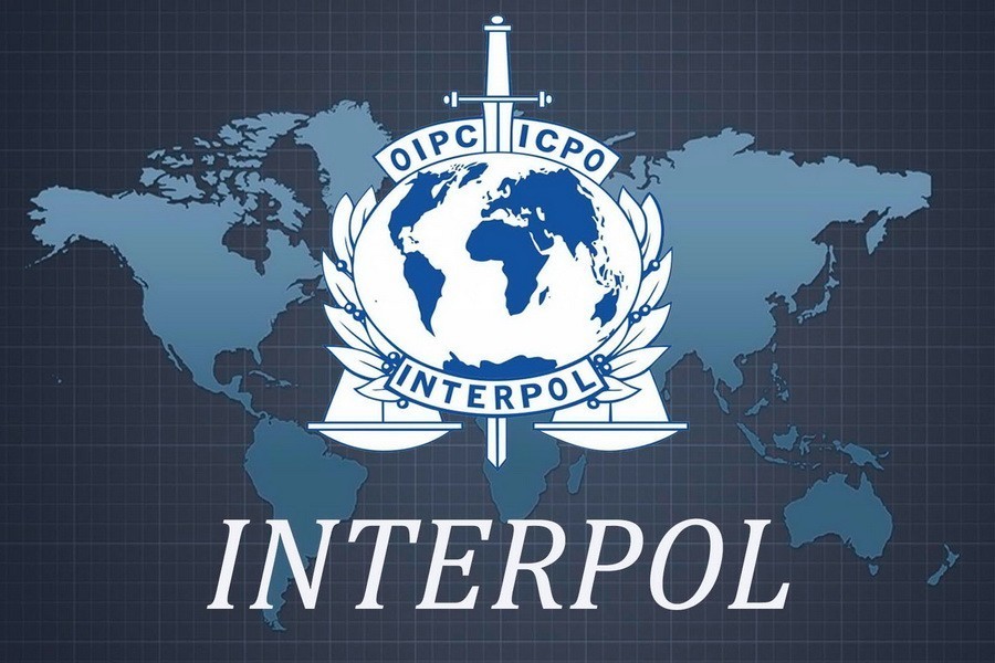 “İnterpol” xətti ilə axtarışda olan İran vətəndaşı İstanbuldan Bakıya gələrkən tutulub