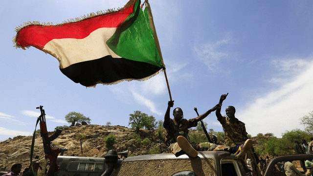 Sudanda etirazlar zamanı polis aksiyaçılara atəş açıb